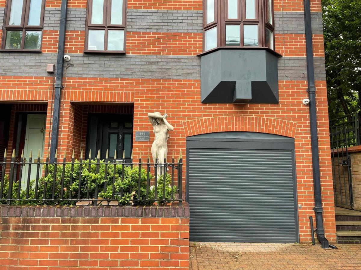Stylish 1-Bed Studio London Exterior photo